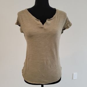 New York & Company Short-sleeved T Shirt Military Green M